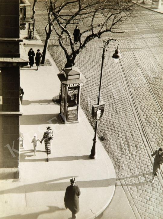 Osoha László - Budapesti utcasarok, 1930-as évek vége | Fotóaukció 2008 aukció / 72 tétel